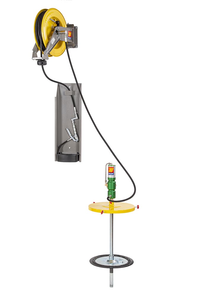 Wall-mounted lubrication set for drums